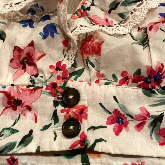 Lovers + Friends‎ Marty Top in Peony Floral Large - Picture 5 of 6